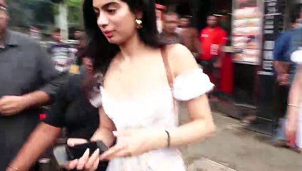 Khushi Kapoor with Friends Spotted at Bastian for Lunch