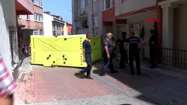 PSİKOLOJİK RAHATSIZLIĞI OLAN KADIN POLİS VE SAĞLIK EKİPLERİNE ZOR ANLAR YAŞATTI