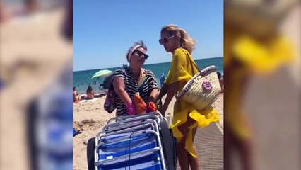Tamara Gorro disfruta de la playa con una gran amiga