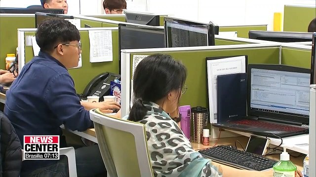 Biz sentiment dips to lowest in over a decade in August: survey