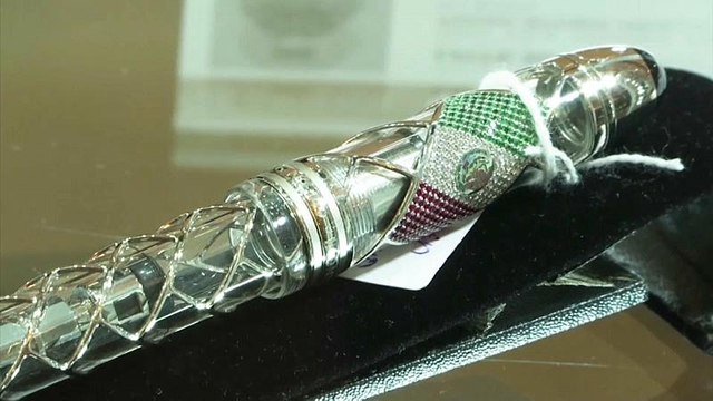 Más expectación que pujas en la subasta de las joyas del narco en México