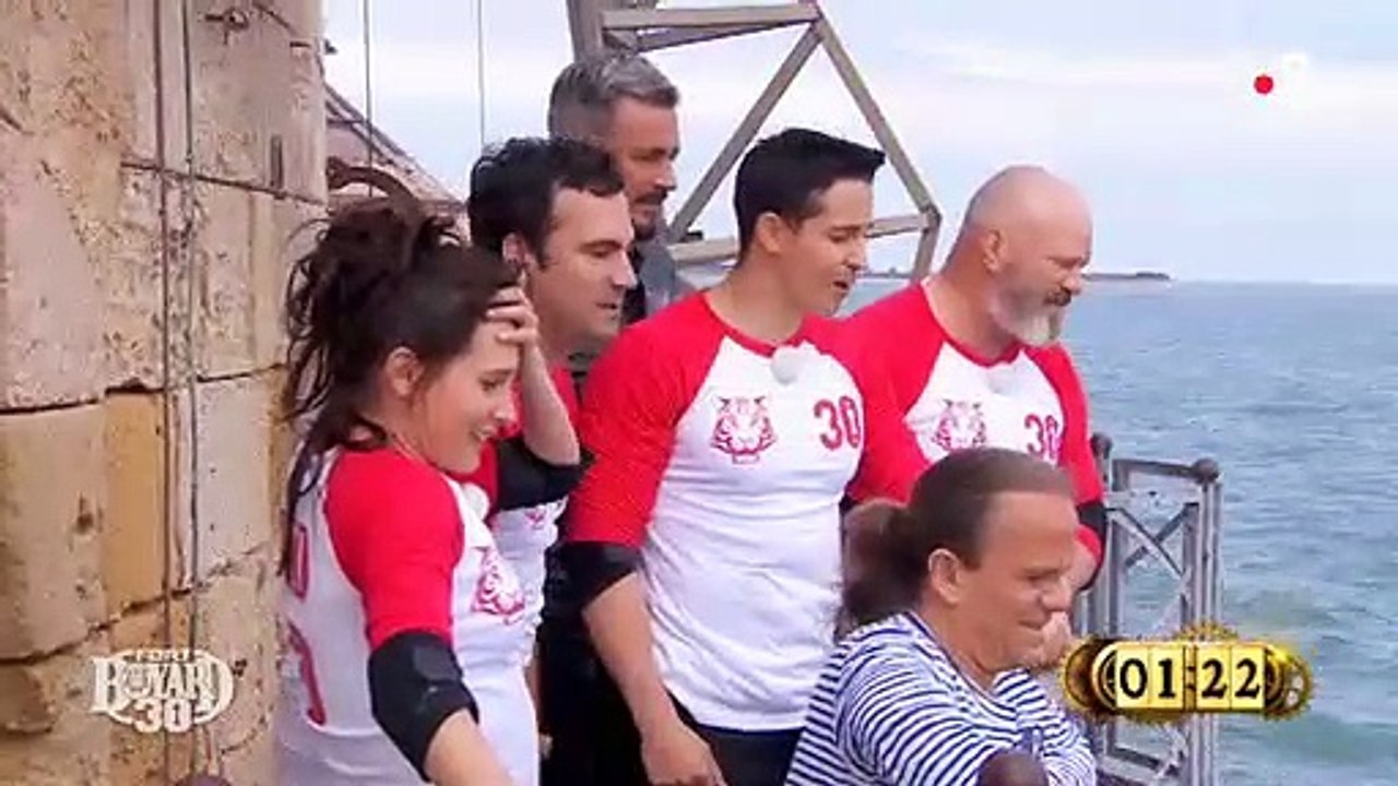Moquée à cause de son poids après sa participation samedi dans "Fort Boyard", l'actrice Héloïse Martin, 23 ans, quitte twitter