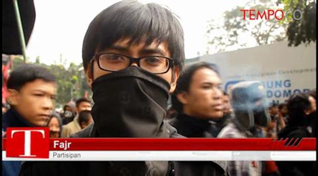 Solidaritas-Masyarakat-Bandung-Ikuti-Aksi-May-Day.flv