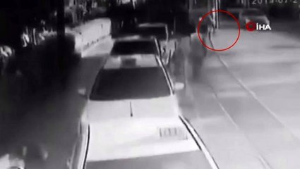 Tramvayın altında kalan kadın ölümden döndü