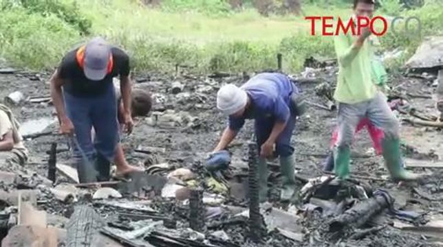 Enam Rumah Pemulung Ludes Terbakar, Uang dan Motor Hangus