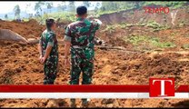 Ratusan-Anggota-TNI-Dikerahkan-Evakuasi-Longsor-Pangalengan.flv