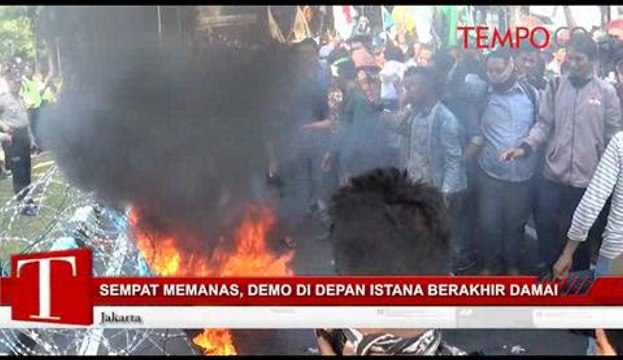 Sempat-Memanas-Demo-di-Depan-Istana-Berakhir-Damai.flv