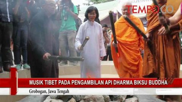 Musik-Tibet-pada-Pengambilan-Api-Dharma-Biksu-Buddha.flv