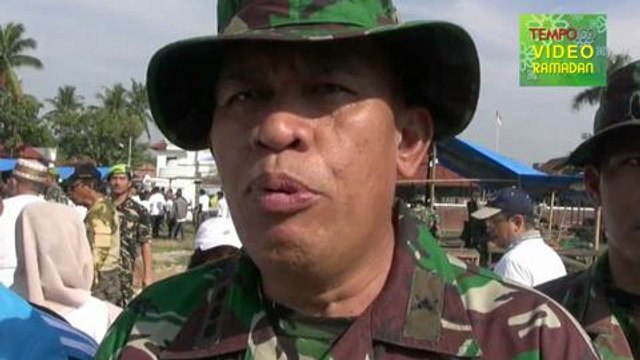 Sambut-Ramadan-TNI-Polri-Sapu-Bersih-Masjid-Banten.flv