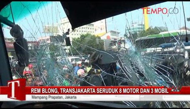 Rem Blong, Bus Transjakarta Tabrak 8 Motor dan 3 Mobil