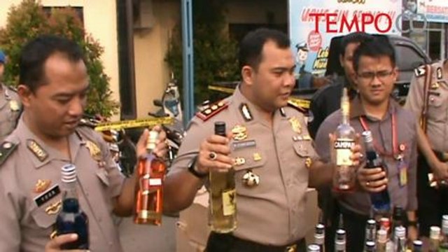 Ribuan-Botol-Miras-Impor-Disita-Polisi.flv