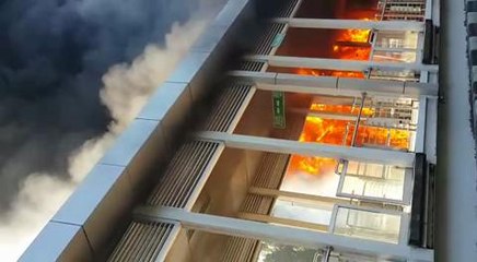 VIDEO WARGA: Bus Transjakarta Terbakar di Halte Salemba UI (oleh Asrorun Niam)