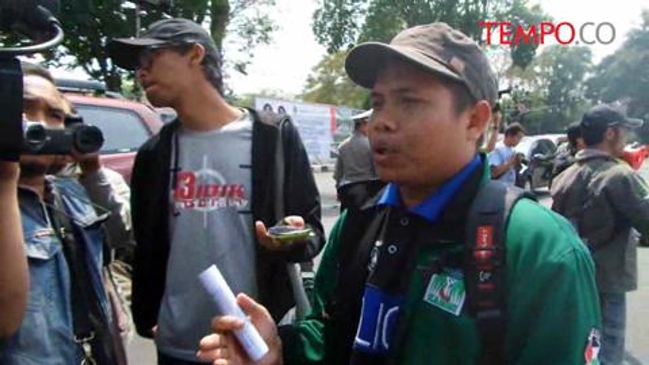 Geruduk Gedung Sate, Mahasiswa Tuntut Jokowi Reshuffle Dirinya
