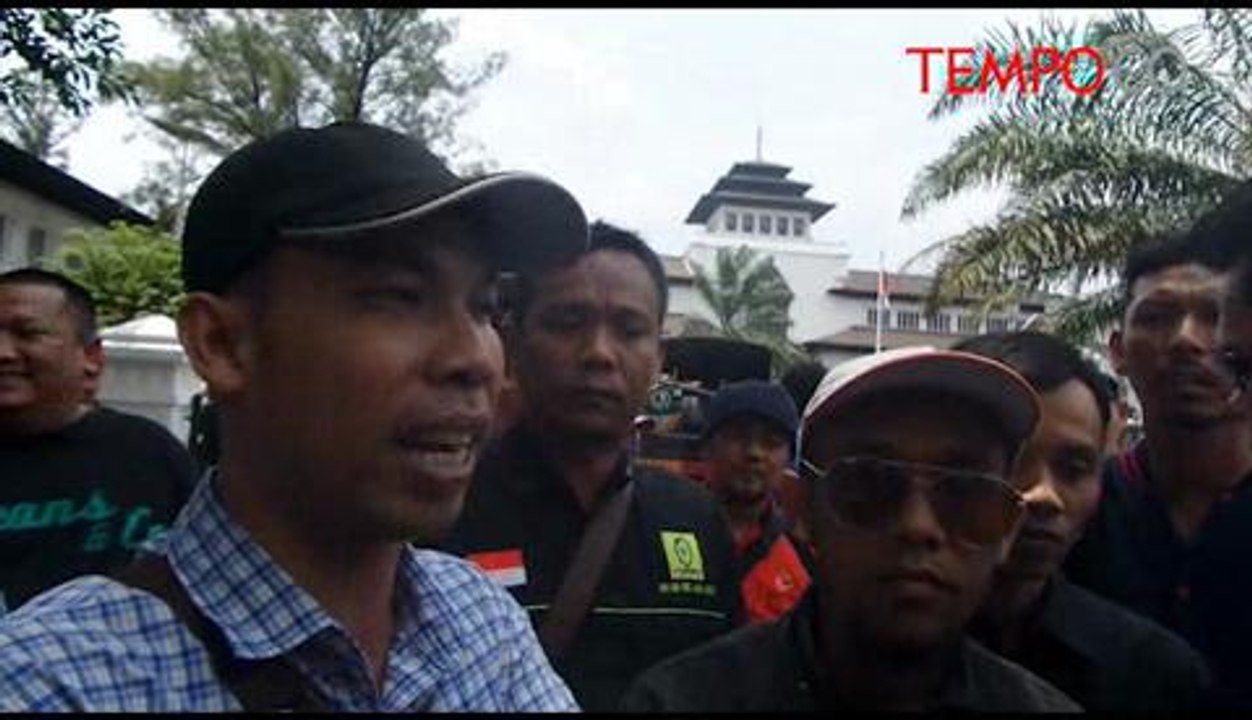 Tolak RPP Pengupahan, Ribuan Buruh Kepung Gedung Sate