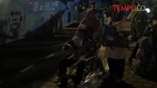 Isak Tangis Sambut Kepulangan Jemaah Haji