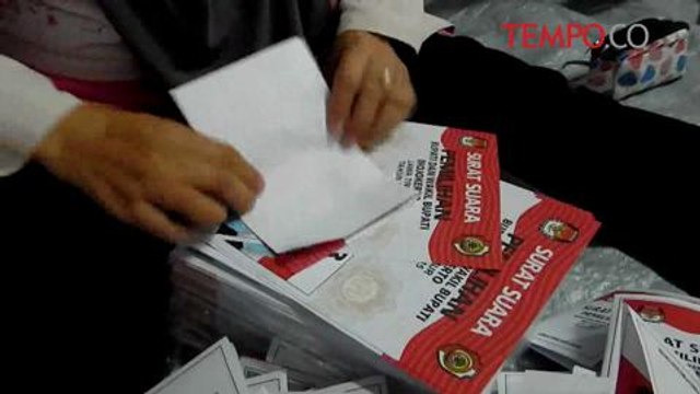 Berkah Pilkada bagi Warga Pelipat Kertas Suara