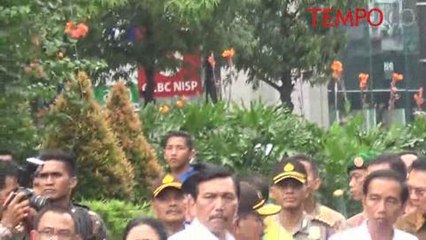 Usai Ledakan dan Baku Tembak, Jokowi Tinjau Lokasi Penyerangan