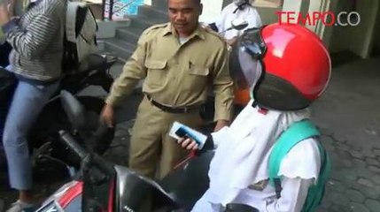 Pemeriksaan Peserta UN, SMA Ini Gunakan Metal Detector