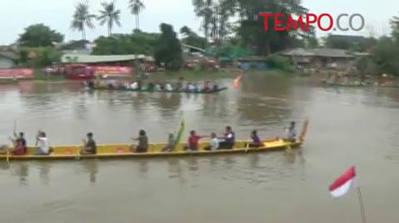 Meriah, Perayaan Pehcun di Kali Cisadane, Ada Atraksi Telur Berdiri