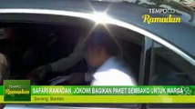 Safari Ramadan, Jokowi Bagikan Paket Sembako Untuk Warga