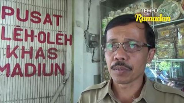 Petugas Sita Makanan Minuman Kadaluarsa di Madiun