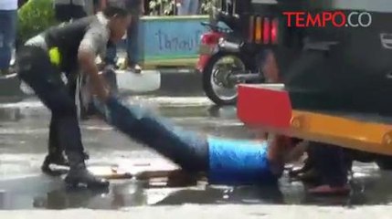 Télécharger la video: Polisi Akan Tembak Pendukung Calon Gubernur yang Anarkis