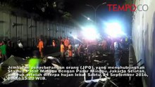 Begini Evakuasi Jembatan Penyeberangan di Pasar Minggu yang Roboh