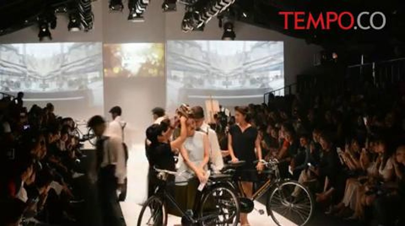 L'oreal Tampilkan Total Looks di Runway JFW 2017