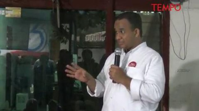 Sambil Blusukan, Anies Bantah Isu Miring Seputar Dirinya