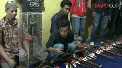 Peringati Maulid Nabi, Warga Ciomas Ikuti Ritual Adat Pencucian Golok