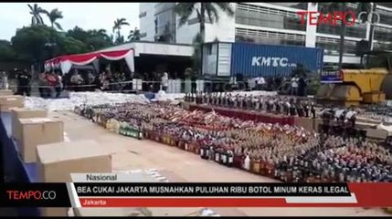 Descargar video: Bea Cukai DKI Jakarta Musnahkan Puluhan Ribu Botol Minuman Keras Ilegal Senilai 4 Miliar