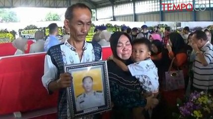 Isak Tangis Iringi Kedatangan 8 Jenazah Korban Pesawat Skytruck