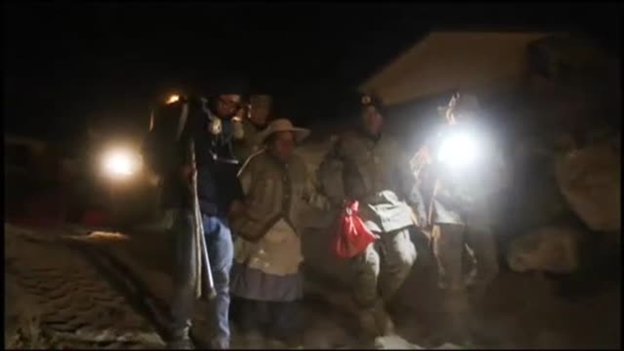 Evacuadas miles de personas al sur de Perú ante la erupción del volcán Ubinas