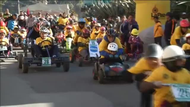 La Paz, acoge un año más la carrera de los coches sin motor