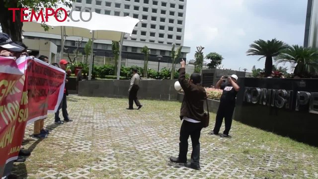 Diduga Terkait Reklamasi, Aktivis Ini Tuntut KPK Tangkap Ahok