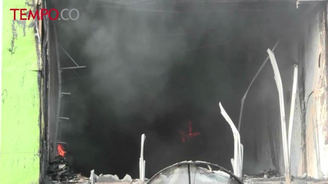 Diduga Ledakan Tabung Gas, Ruko Usaha Laundry Ludes Terbakar