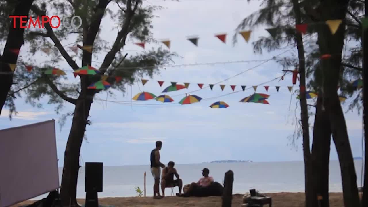 Menikmati Pulau Panambungan yang Mungil dan Eksotis