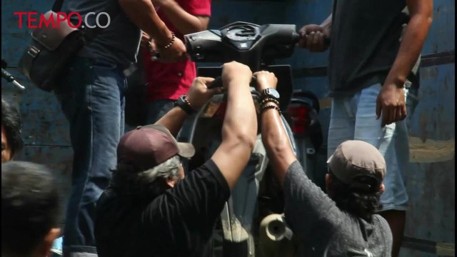 Polrestabes Semarang Angkut 3 Truk Motor Curian