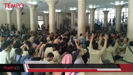 Hardiknas, Aksi Mahasiswa UGM Kritisi Ketetapan UKT