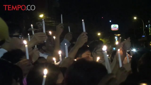 Ribuan Massa di Yogya Gelar Aksi Lilin untuk Ahok