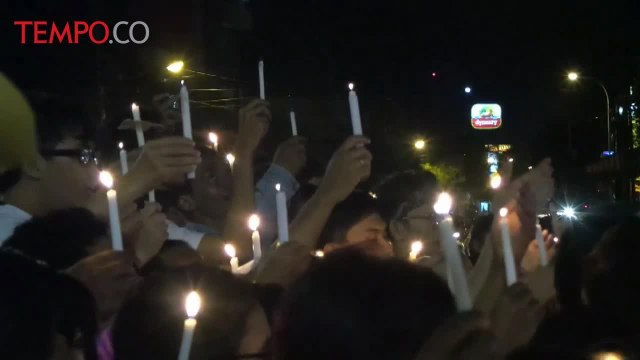 Ribuan Massa di Yogya Gelar Aksi Lilin untuk Ahok