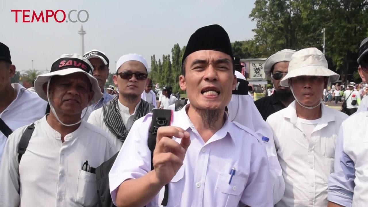 Desak Status Pegawai PTNB, Dosen Gelar Aksi di Depan Istana