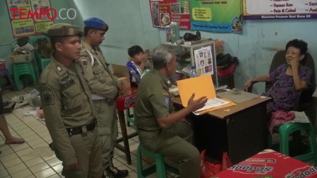 Razia Warung Makan Saat Ramadan, Satpol PP Adu Mulut dengan Pedagang