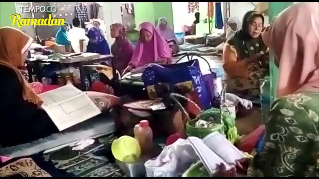 Melihat Aktivitas Ibu-ibu Lansia Mondok Selama Ramadan
