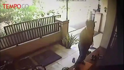 Pria Ini Terekam CCTV Ingin Pesan Gamis di Rumah Novel Baswedan