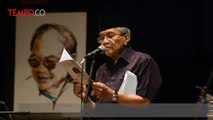 Taufiq Ismail Bawakan Puisi Untuk Mengenang 100 Tahun HB Jassin