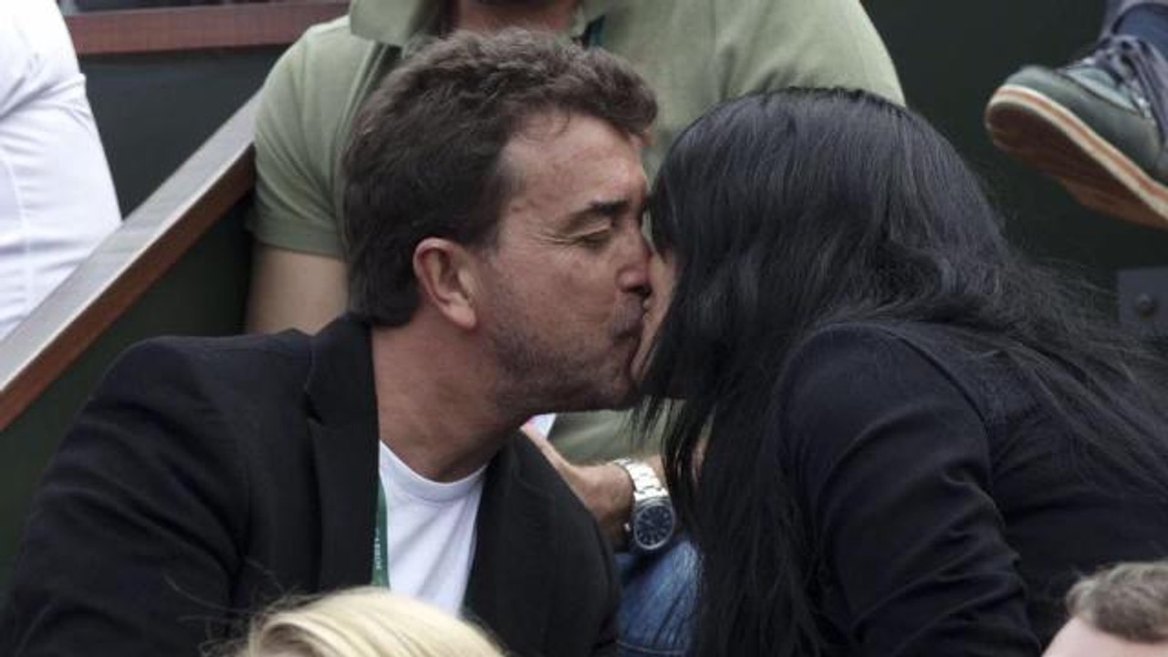 Jade Lagardère séparée d'Arnaud Lagardère : le mannequin confi...