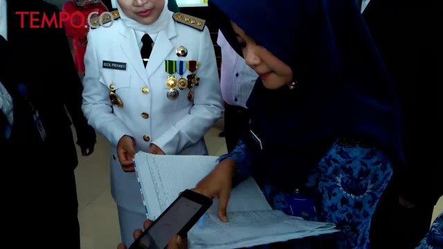 Lahir Tepat di Tanggal 17 Agustus, 5 Bayi di Brebes Dapat Hadiah dari Bupati