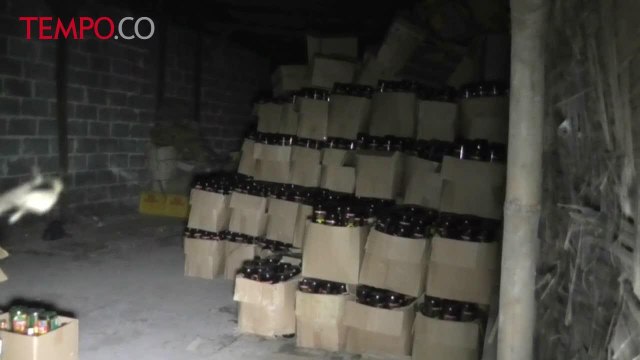 Polisi Tangerang Gerebek Sarang Perjudian dan Gudang Miras