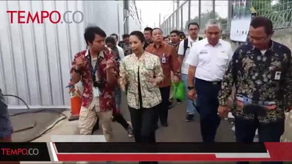 Menteri BUMN Rini Soemarno Naik KRL, Begini Sambutan Penumpang